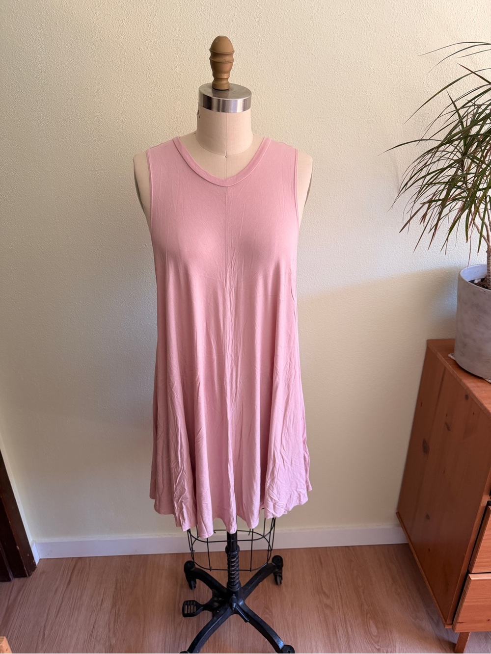 Women’s Sleeveless Swing Dress in Dusty Pink